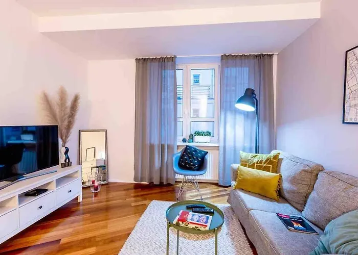 Elegant And Cozy In The Amazing Part Of Downtown