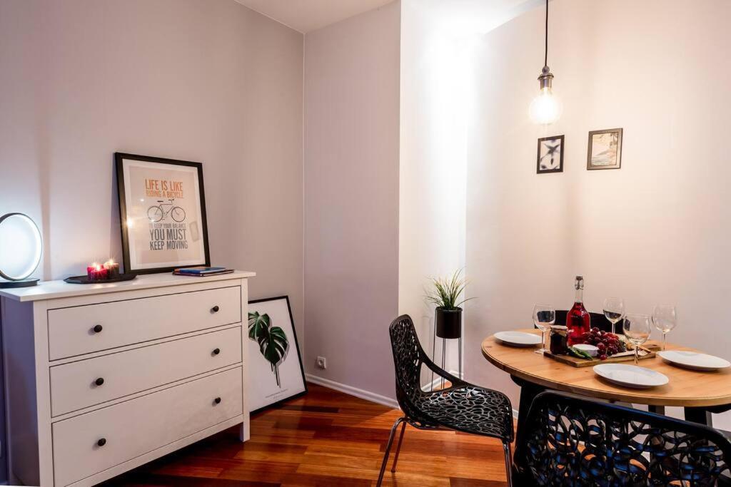Elegant And Cozy In The Amazing Part Of Downtown Apartamento Varsovia