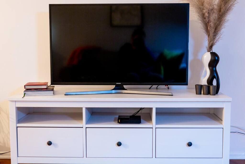 Elegant And Cozy In The Amazing Part Of Downtown Apartment